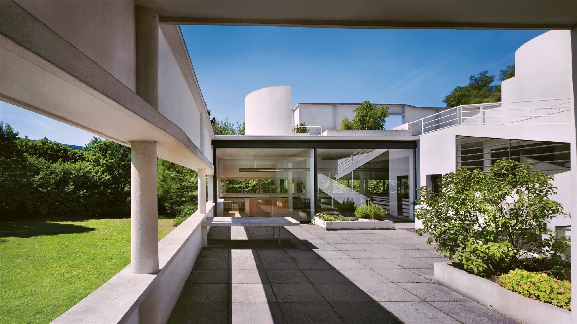Arquitectura contemporánea con hormigón visto